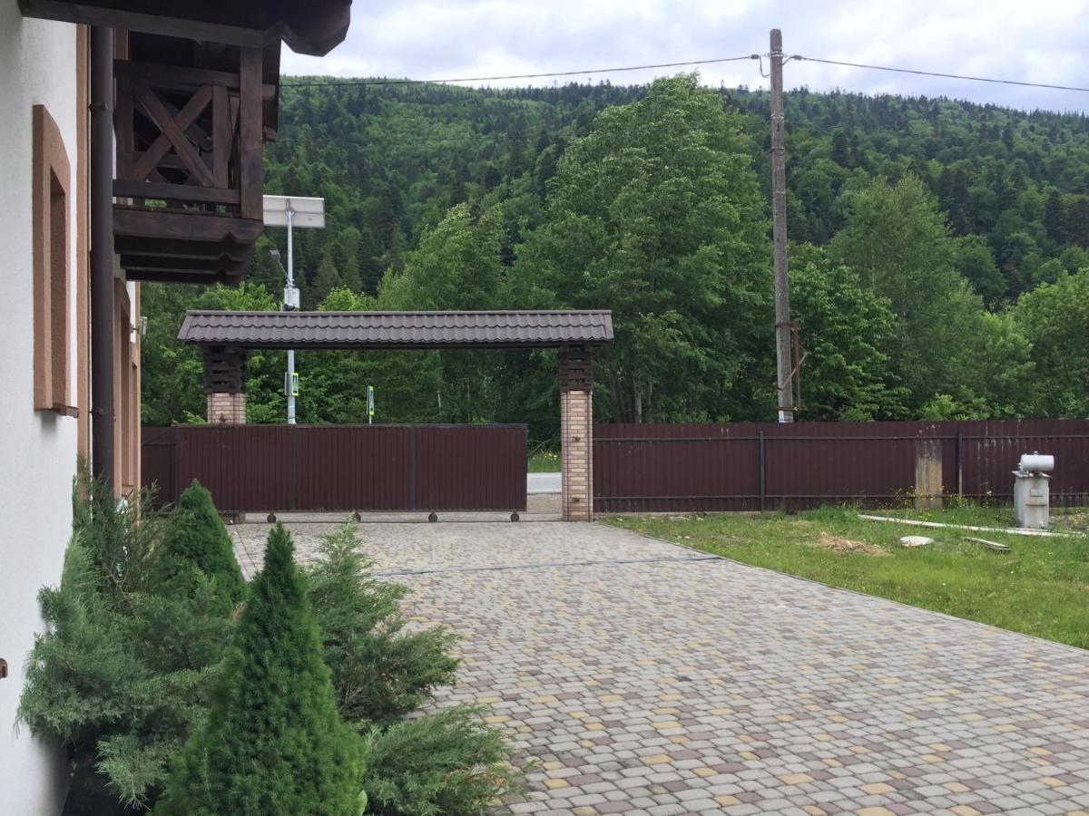 Карпатський Готель Олександрія เมอคุลิชิน ภายนอก รูปภาพ